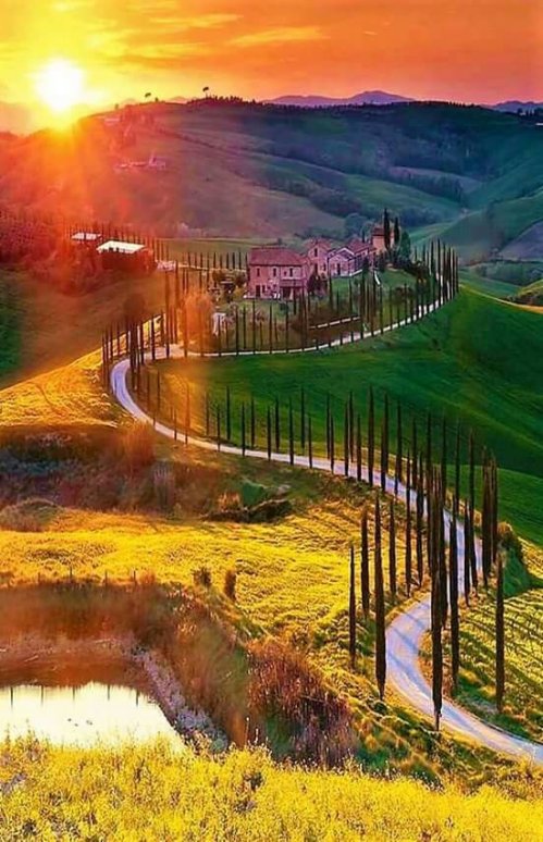 Magicla Sunset in Tuscany !